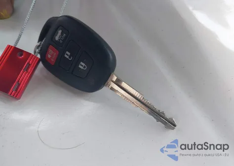 2016 Toyota Corolla Le z USA, uszkodzony, nr VIN 2T1BURHE9GC696133